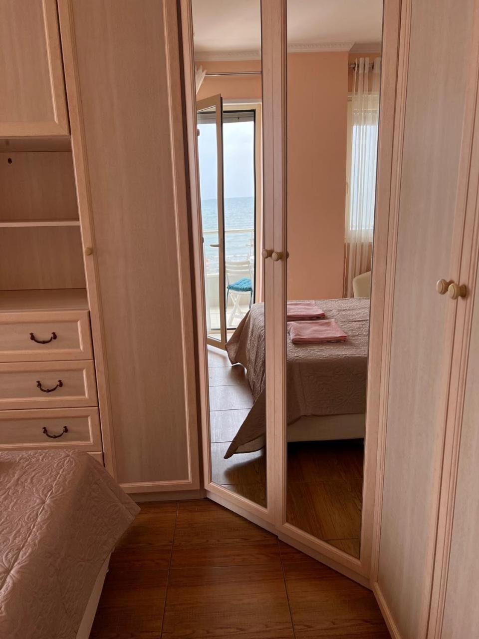 Sea View-Apartment On The Beach - Durrs2 Δυρράχιο Εξωτερικό φωτογραφία
