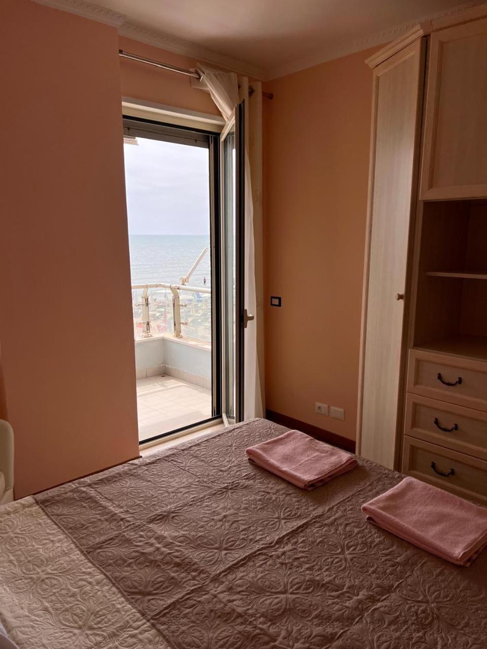 Sea View-Apartment On The Beach - Durrs2 Δυρράχιο Εξωτερικό φωτογραφία