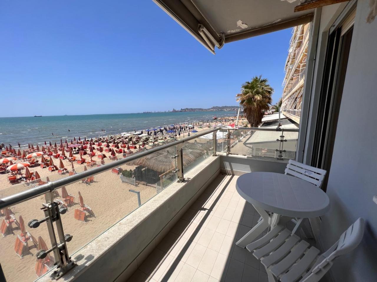Sea View-Apartment On The Beach - Durrs2 Δυρράχιο Εξωτερικό φωτογραφία